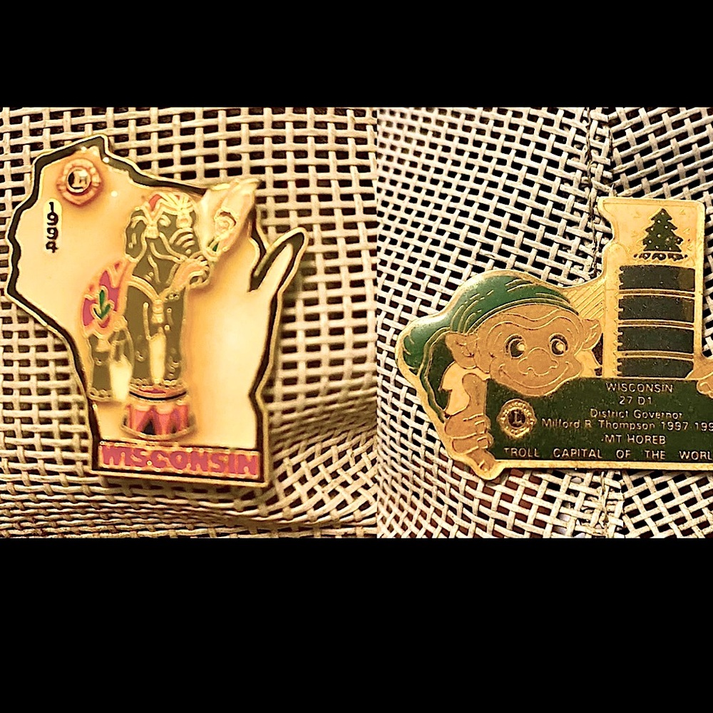 VINTAGE Trading Pins Wisconsin State Souvenir Set of 2